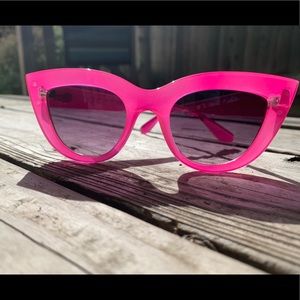 Quay pink car eye sunglasses
